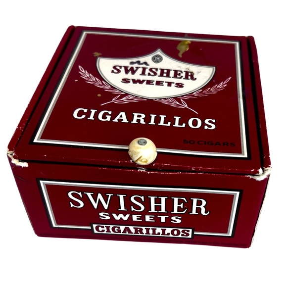 Swisher Sweets Cigarillos Box. Collectible holder with homemade ivory button lid - Picture 1 of 13